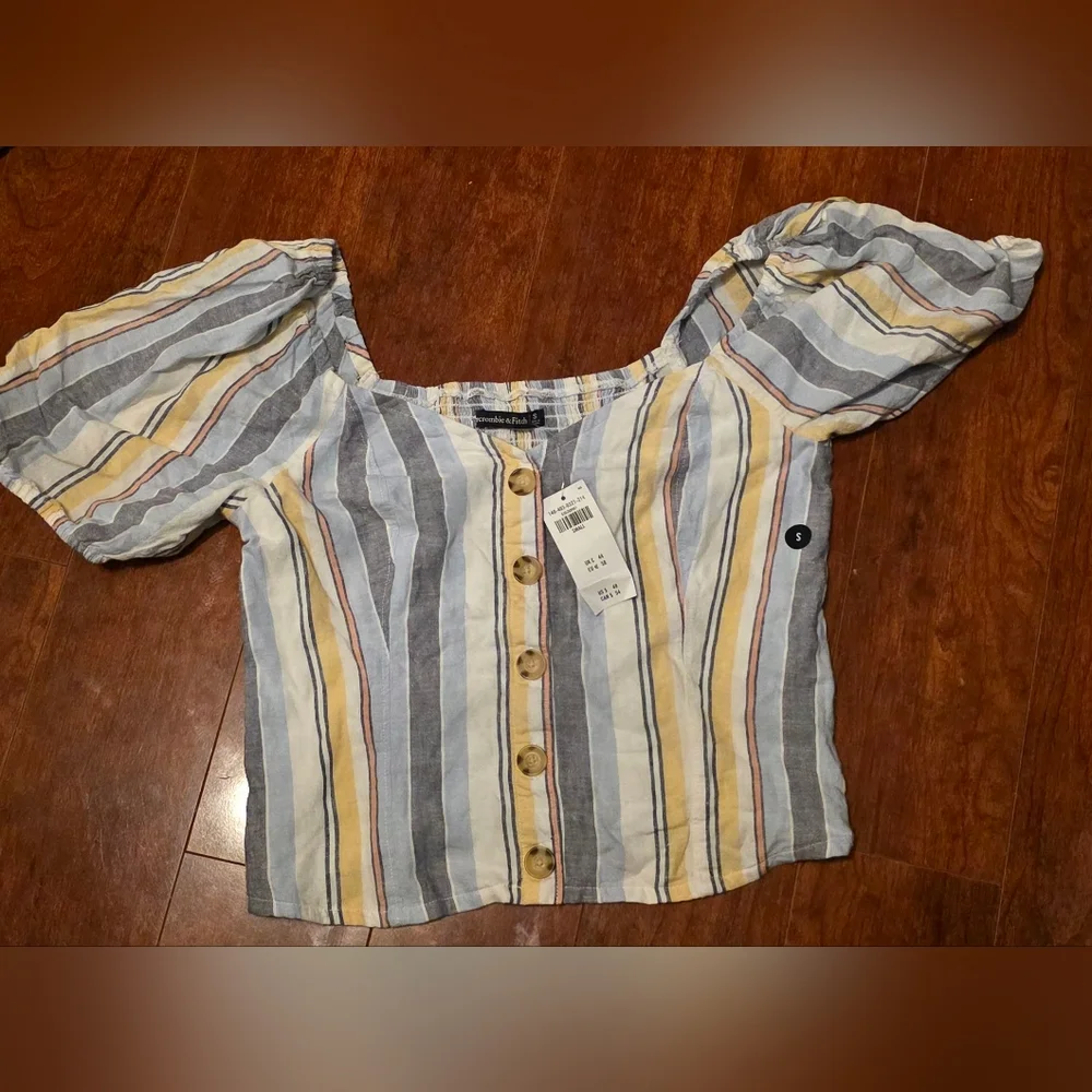 Striped Puff-Sleeve Button-Front Crop Top in Blue/White/Yellow